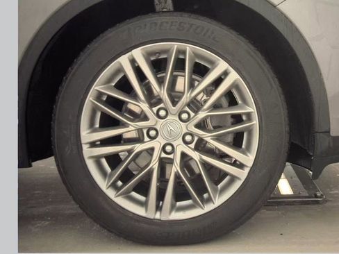 Used 2023 Acura MDX SH-AWD w/ Advance Package image 11