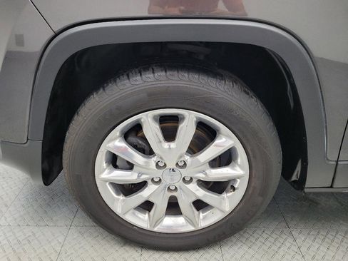 Used 2015 Jeep Cherokee Limited image 31