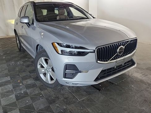 Used 2022 Volvo XC60 B5 Momentum image 1