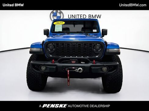 Used 2025 Jeep Wrangler Unlimited Rubicon AWD/4WD image 2