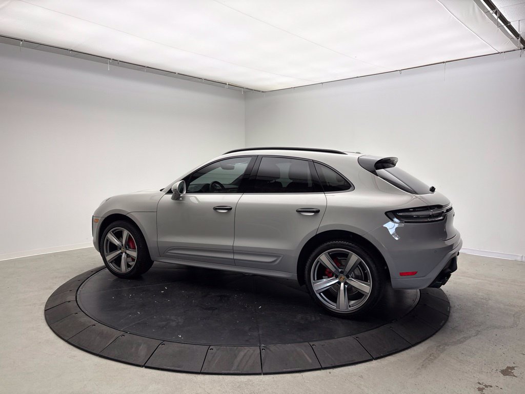 Certified 2023 Porsche Macan S AWD/4WD image 3