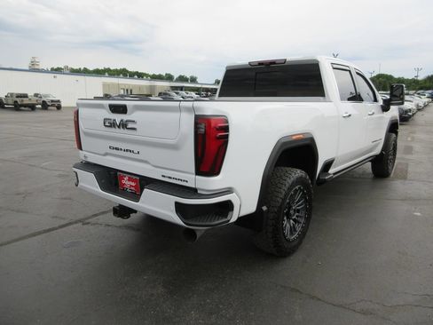 Used 2024 GMC Sierra 2500 Denali Ultimate AWD/4WD image 5