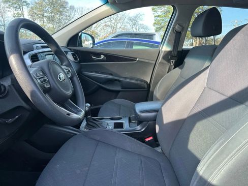 Used 2018 Kia Sorento L image 11