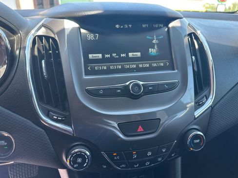 Used 2018 Chevrolet Cruze LT w/ Convenience Package image 21