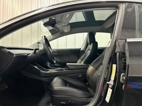 Used 2019 Tesla Model 3 Standard Range Plus RWD image 10