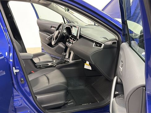Certified 2025 Toyota Corolla Cross XLE image 18