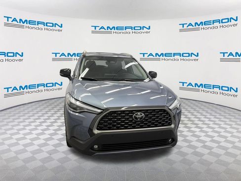 Used 2025 Toyota Corolla Cross XLE FWD image 8