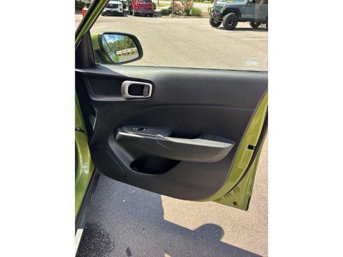 Used 2020 Hyundai Venue SE FWD image 5