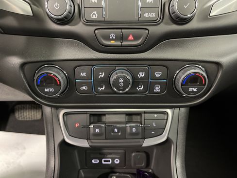 Used 2022 GMC Terrain SLE w/ Driver Convenience Package image 24