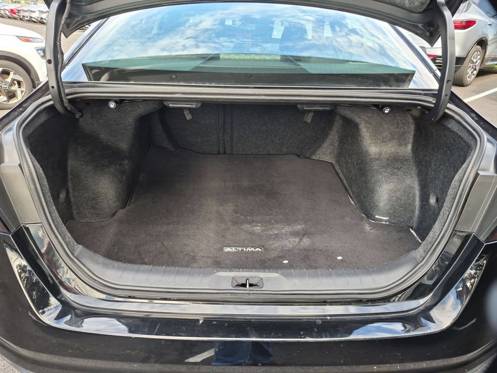 Used 2025 Nissan Altima 2.5 SR FWD image 28