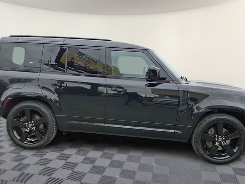 Certified 2023 Land Rover Defender 110 X-Dynamic SE image 9