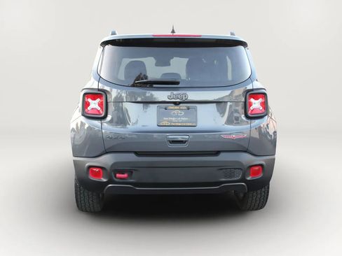 Used 2022 Jeep Renegade Trailhawk image 4