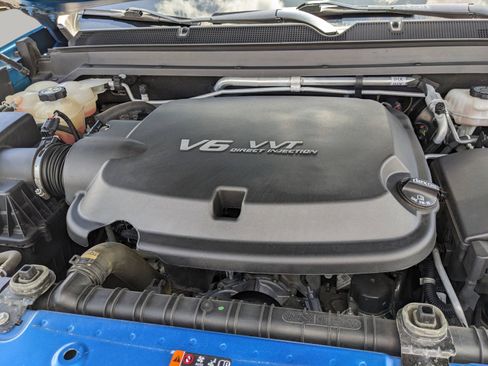 Used 2022 Chevrolet Colorado LT w/ LT Convenience Package RWD image 10