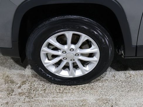 Used 2022 Jeep Cherokee Latitude Lux image 10