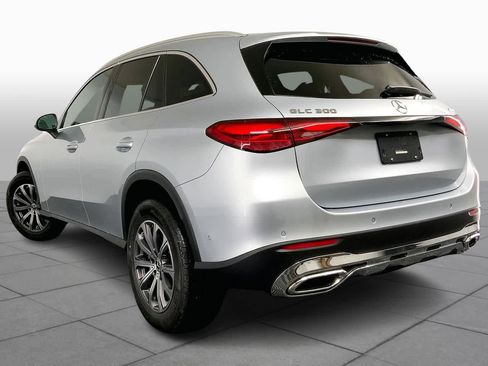 Used 2025 Mercedes-Benz GLC 300 4MATIC image 4