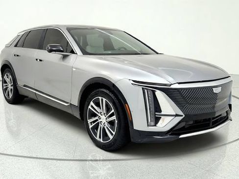 Used 2024 Cadillac Lyriq Luxury AWD/4WD image 1