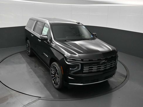 New 2026 Chevrolet Suburban High Country image 11