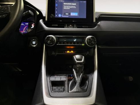 Used 2023 Toyota RAV4 XLE Premium image 15