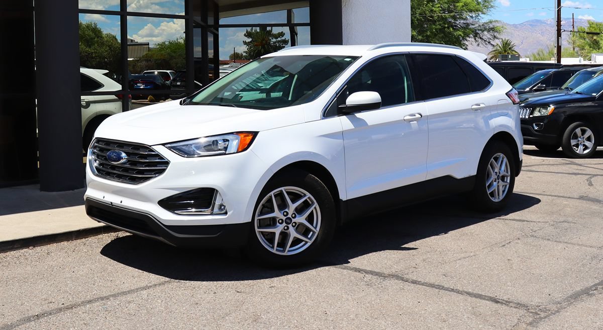Used 2021 Ford Edge SEL FWD image 2