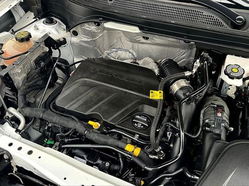 Used 2024 Chevrolet Trax RS w/ Driver Confidence Package image 32