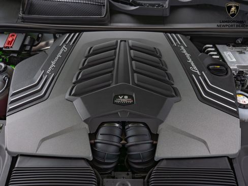 Used 2025 Lamborghini Urus SE image 10