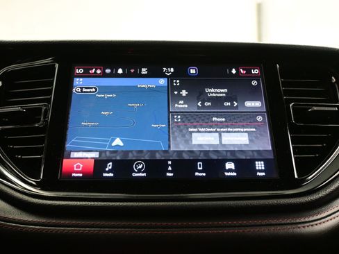 Used 2022 Dodge Durango R/T w/ Tow 'N Go Package AWD/4WD image 22