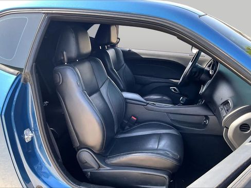 Used 2020 Dodge Challenger SXT w/ Plus Package RWD image 9