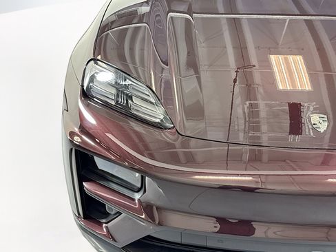 Certified 2024 Porsche Macan Turbo Electric image 27