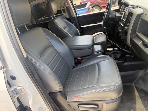 Used 2017 RAM 3500 Tradesman w/ Chrome Appearance Group AWD/4WD image 7