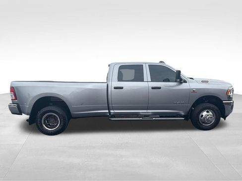 Used 2022 RAM 3500 Tradesman w/ Chrome Appearance Group AWD/4WD image 15