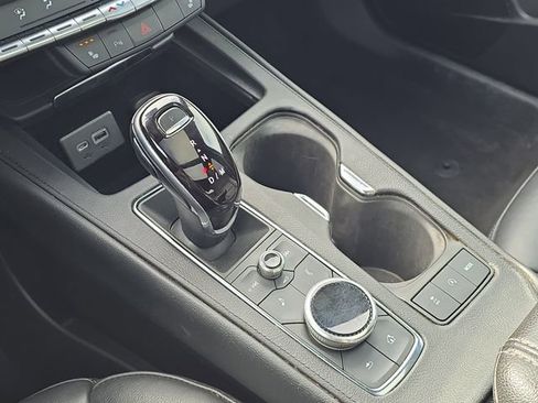 Used 2022 Cadillac XT4 Premium Luxury image 26