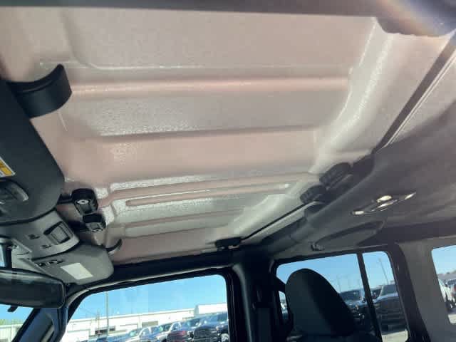 Used 2023 Jeep Wrangler Unlimited Sport AWD/4WD image 11