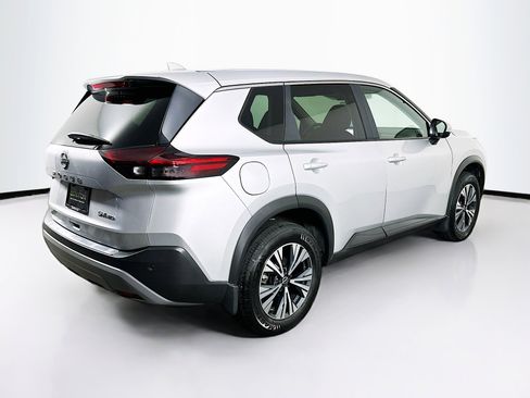 Used 2023 Nissan Rogue SV image 9