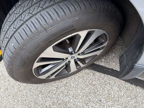 Used 2018 Subaru Outback 2.5i Limited AWD/4WD image 10