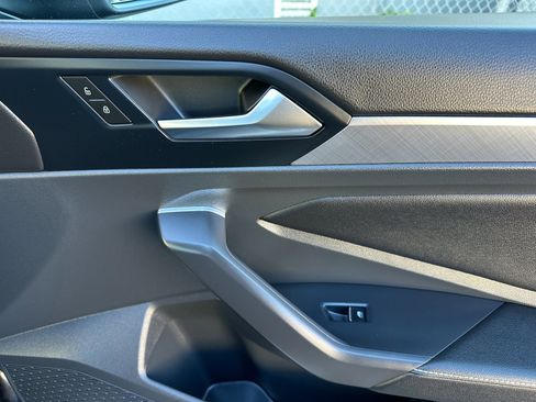 Used 2024 Volkswagen Jetta SE image 17