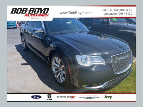 Used 2018 Chrysler 300 Touring w/ Chrome Appearance Package RWD image 1