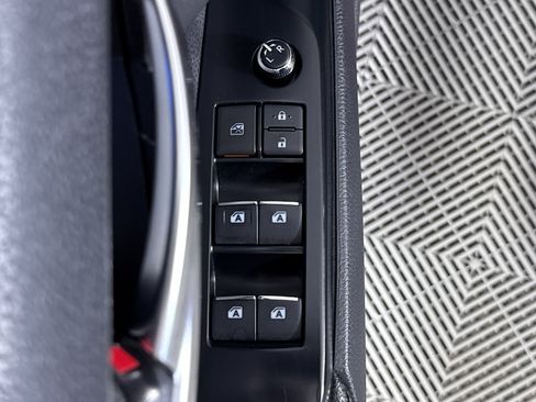 Used 2018 Toyota Camry XSE FWD image 21