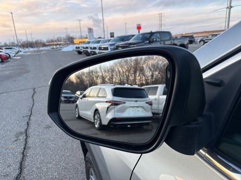 Used 2015 Toyota Highlander XLE image 7