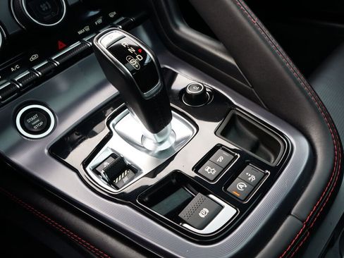 Used 2018 Jaguar F-TYPE R image 21