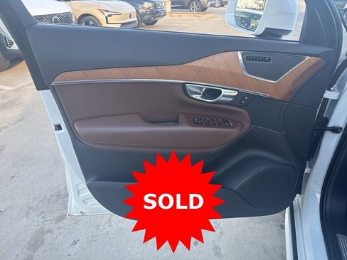 Certified 2023 Volvo XC90 B6 Plus image 22