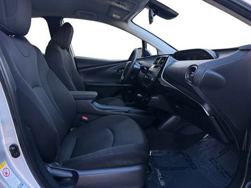 Used 2020 Toyota Prius LE image 12