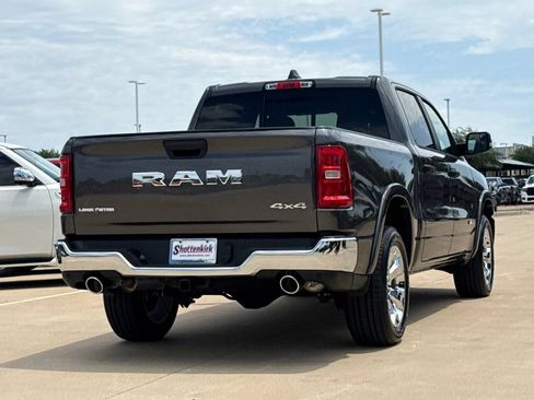 New 2026 RAM 1500 4x4 Crew Cab image 9