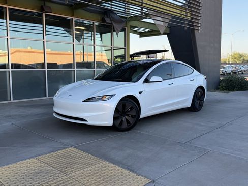 Used 2025 Tesla Model 3 Long Range image 1