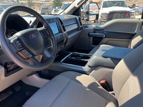 Used 2022 Ford F350 XLT w/ XLT Premium Package image 16