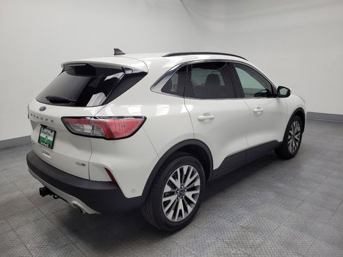 Used 2020 Ford Escape Titanium image 10