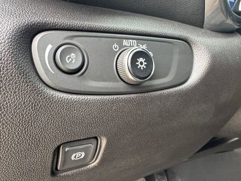 Used 2023 Chevrolet Blazer LT w/ Convenience Package FWD image 6