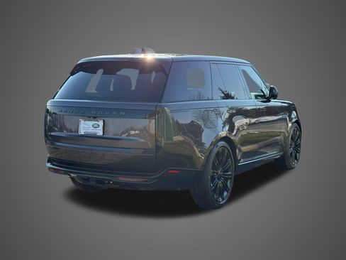 New 2026 Land Rover Defender 110 S image 32