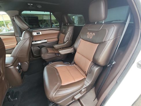 Used 2021 Ford Explorer King Ranch w/ Premium Technology Package RWD image 25