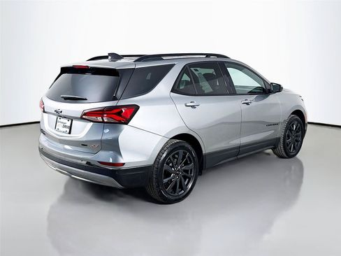 Used 2023 Chevrolet Equinox RS AWD/4WD image 9