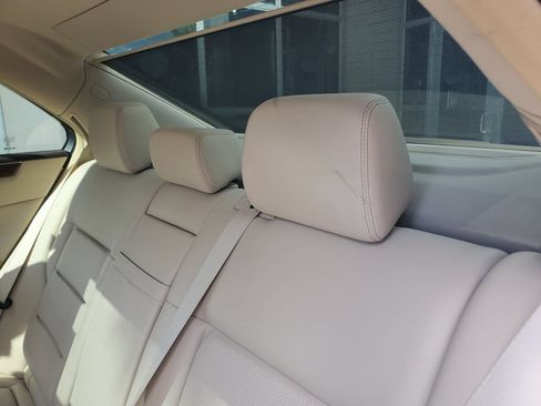 Used 2016 Mercedes-Benz E 350 Sedan image 12